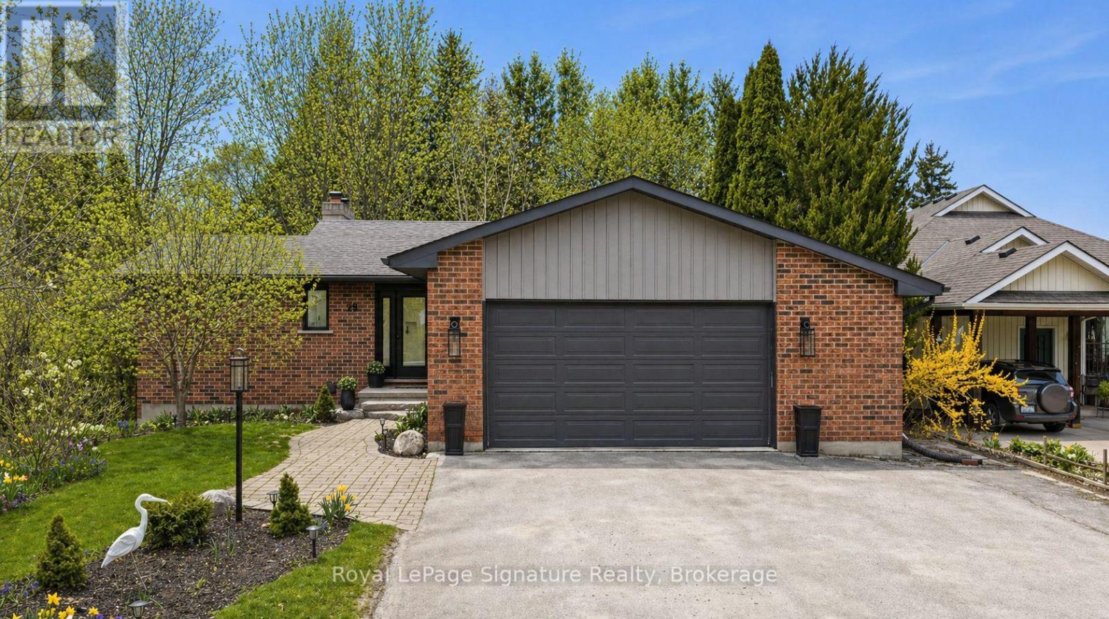 98 Moore Crescent, Blue Mountains, Ontario  N0H 2P0 - Photo 2 - X13071100