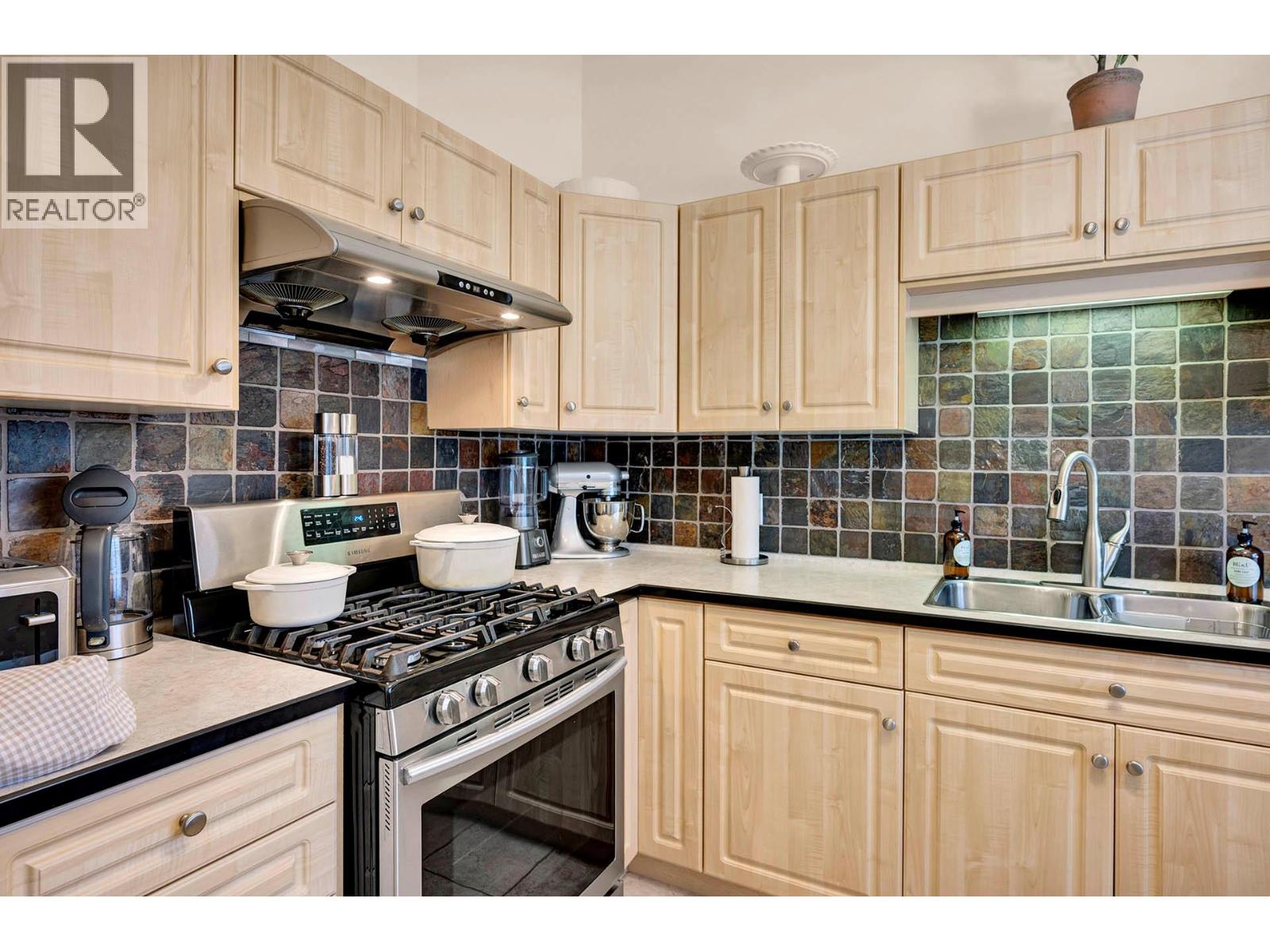 1055 Aberdeen Drive Unit# 33, Kamloops, British Columbia  V1S 2A7 - Photo 8 - 10385724
