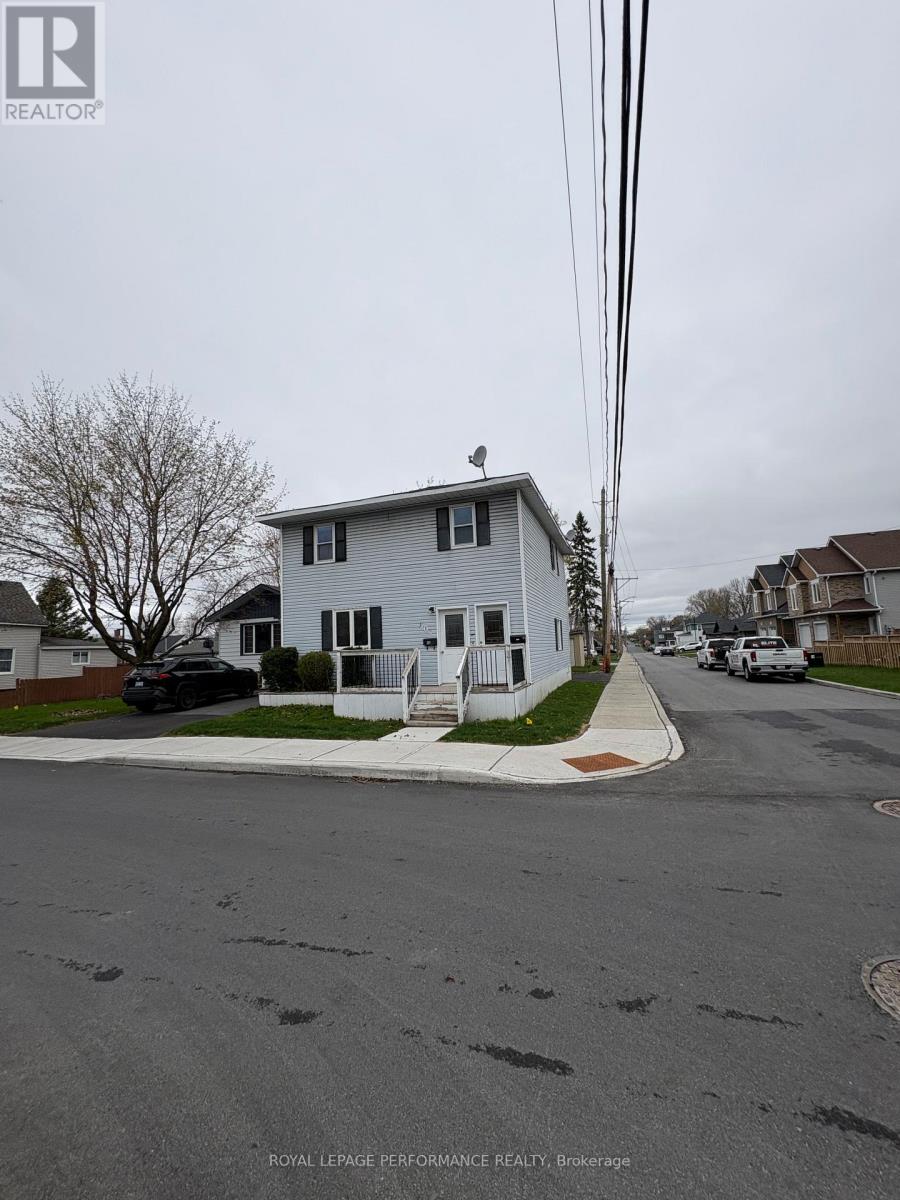 301 Third Street W, Cornwall, Ontario  K6J 2P4 - Photo 1 - X13071202