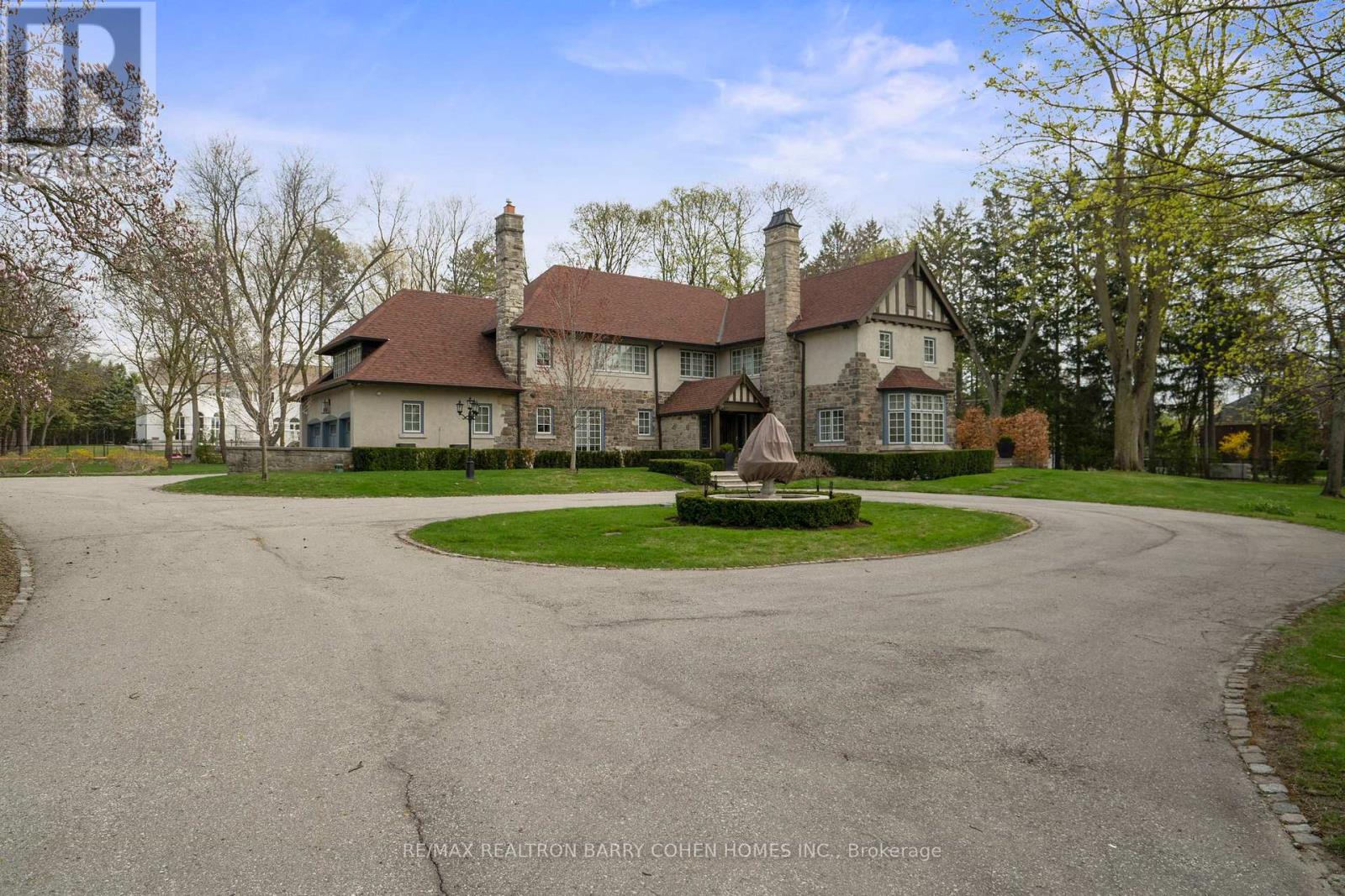 15 Park Lane Circle, Toronto, Ontario  M3B 1Z8 - Photo 2 - C13070912