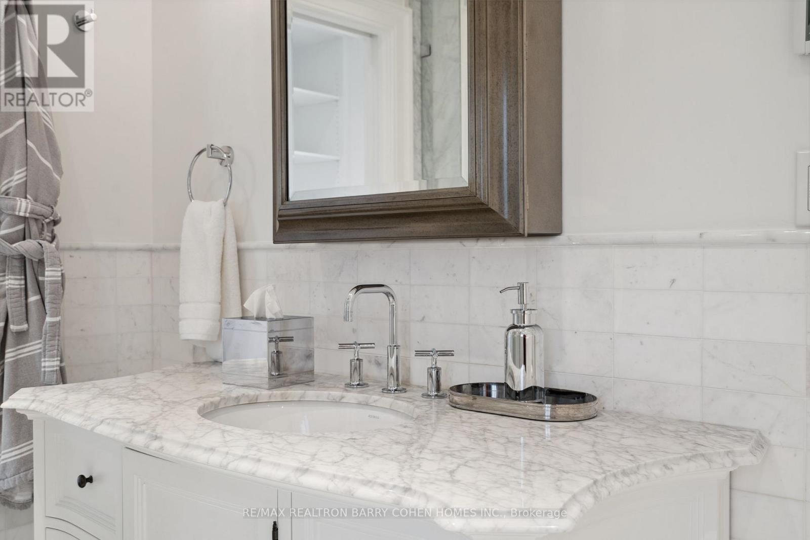 15 Park Lane Circle, Toronto, Ontario  M3B 1Z8 - Photo 21 - C13070912