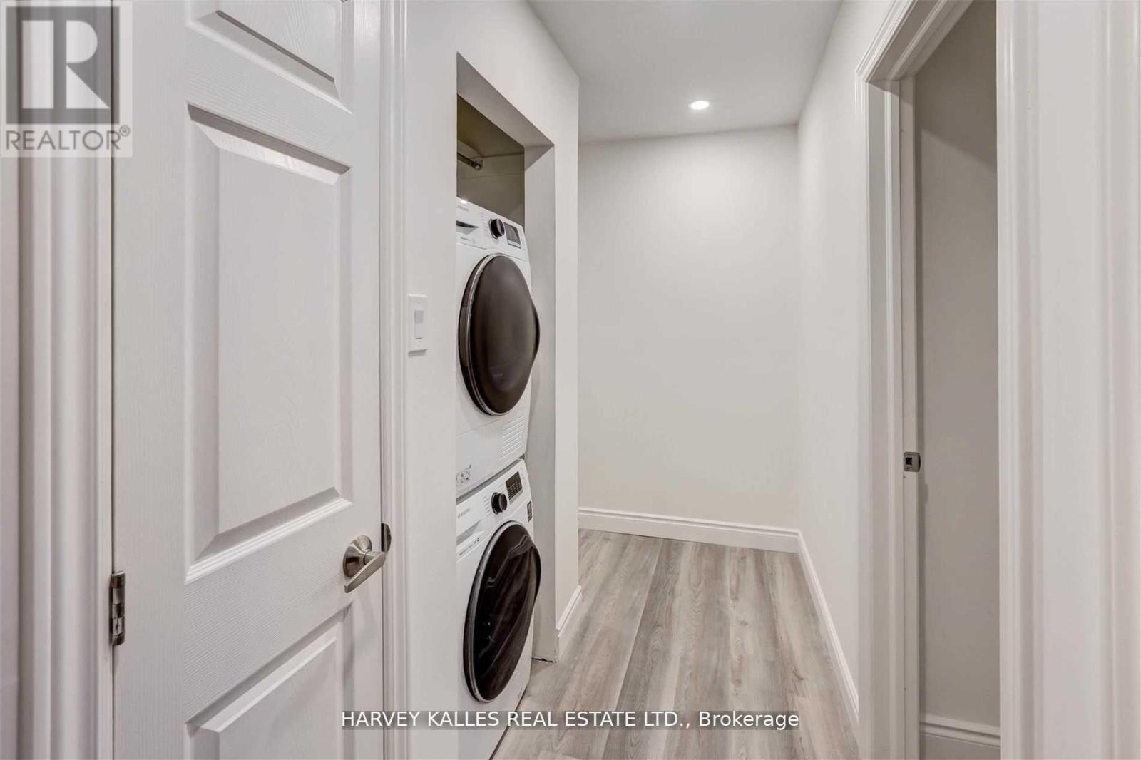 B - 901 Millwood Road, Toronto, Ontario  M4G 1X2 - Photo 16 - C13070976