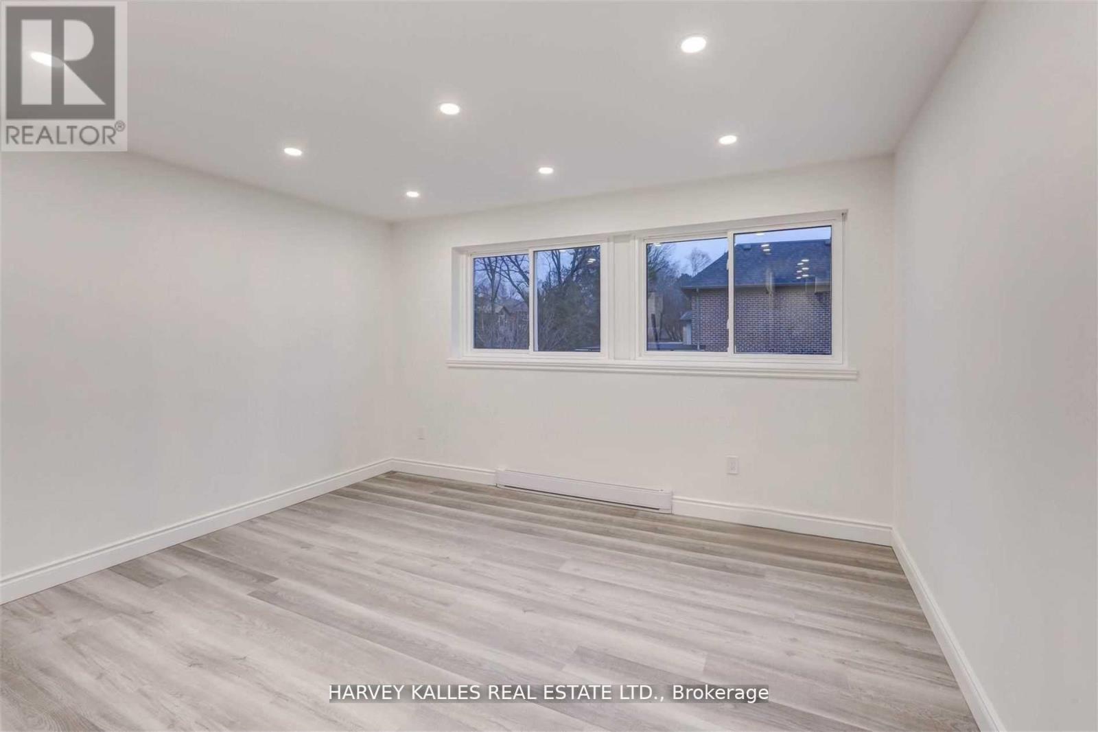 B - 901 Millwood Road, Toronto, Ontario  M4G 1X2 - Photo 4 - C13070976