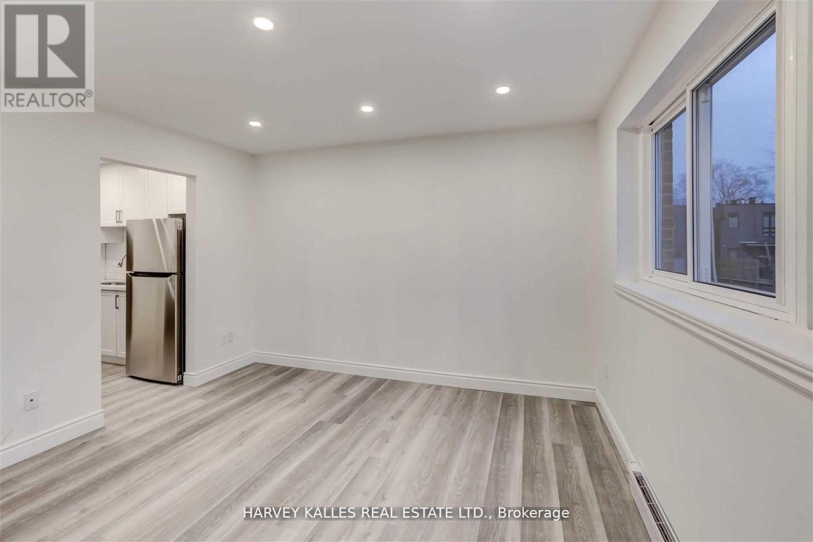 B - 901 Millwood Road, Toronto, Ontario  M4G 1X2 - Photo 5 - C13070976