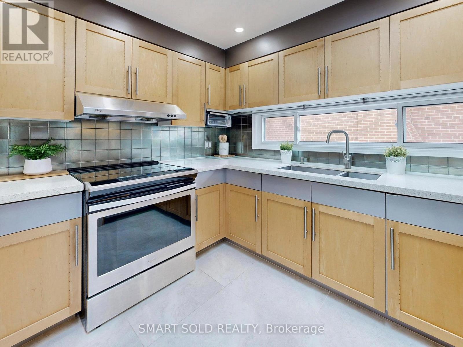 48 Patina Drive, Toronto, Ontario  M2H 1R1 - Photo 10 - C13071012