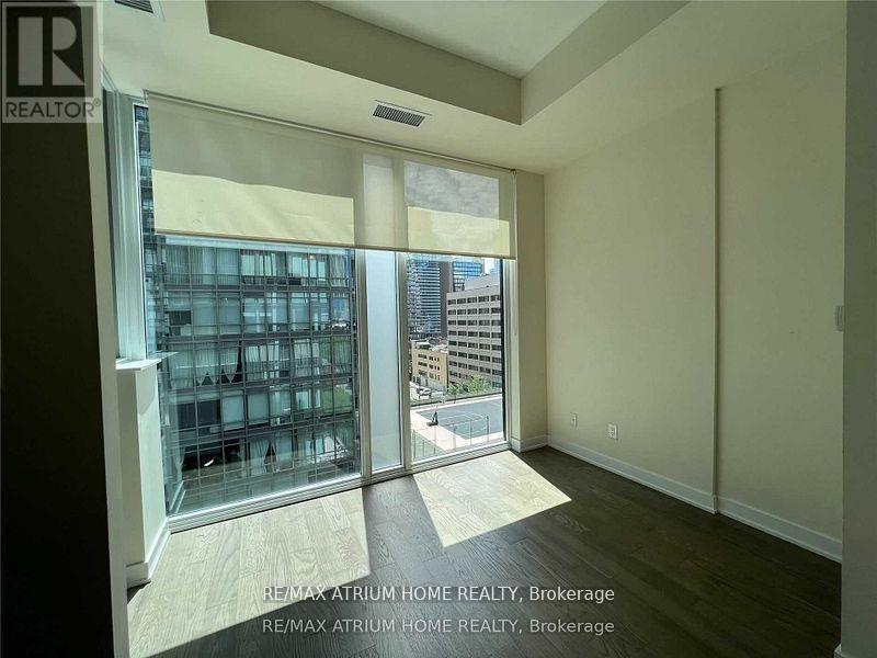 809 - 17 Dundonald Street, Toronto, Ontario  M4Y 0E4 - Photo 4 - C13071014