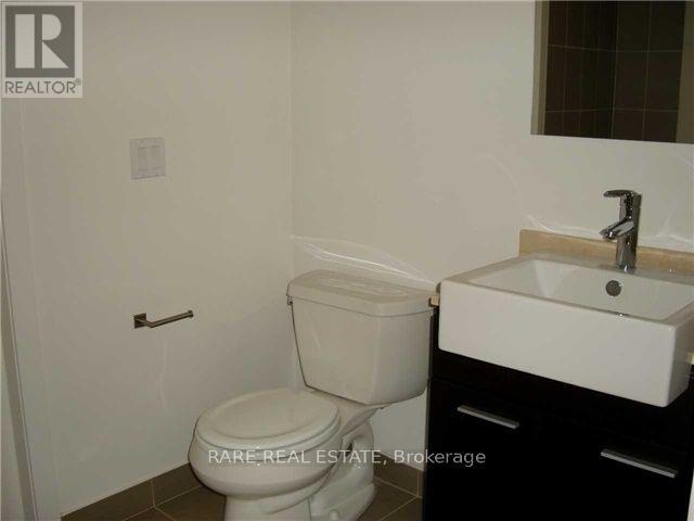 1411 - 770 Bay Street, Toronto, Ontario  M5G 1N6 - Photo 5 - C13071110