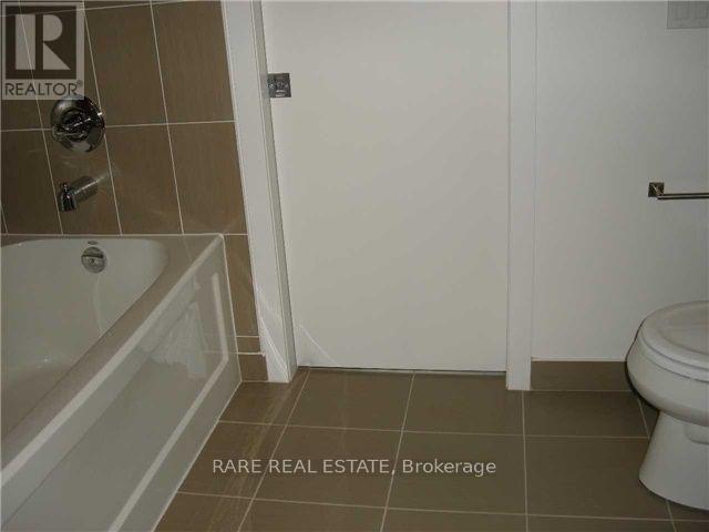 1411 - 770 Bay Street, Toronto, Ontario  M5G 1N6 - Photo 6 - C13071110