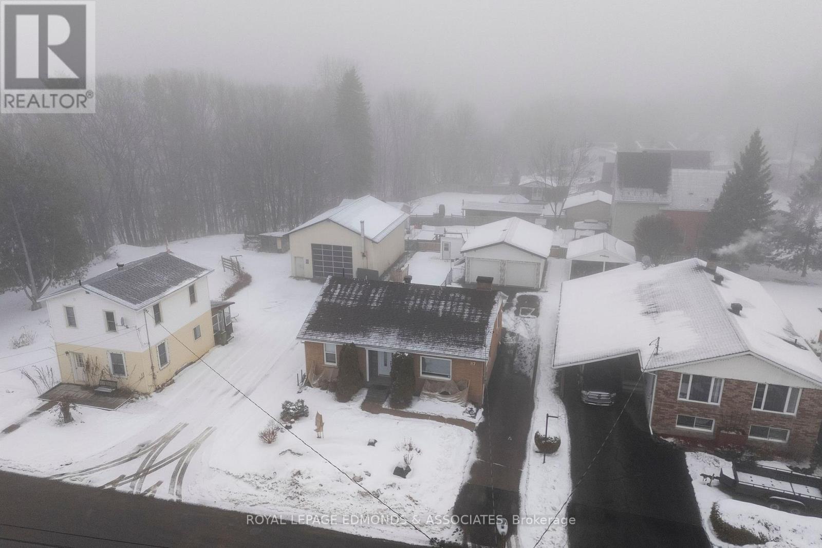87 Dickson Street, Pembroke, Ontario  K8A 2W8 - Photo 4 - X12934140