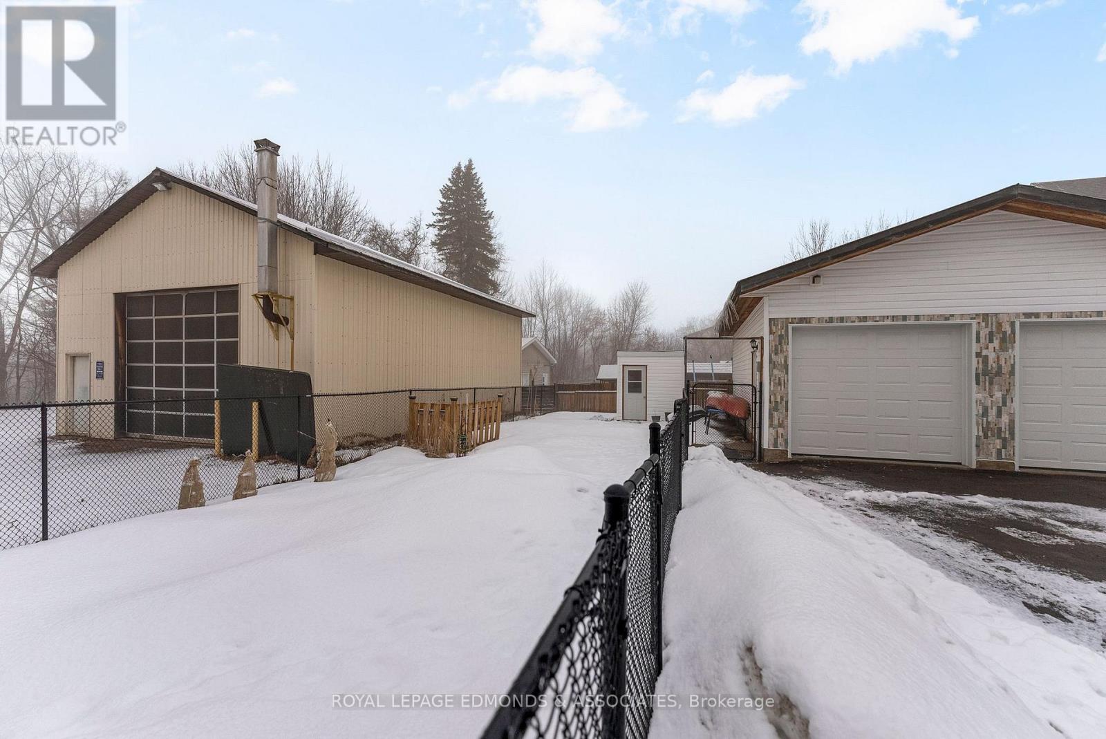 87 Dickson Street, Pembroke, Ontario  K8A 2W8 - Photo 31 - X12934140
