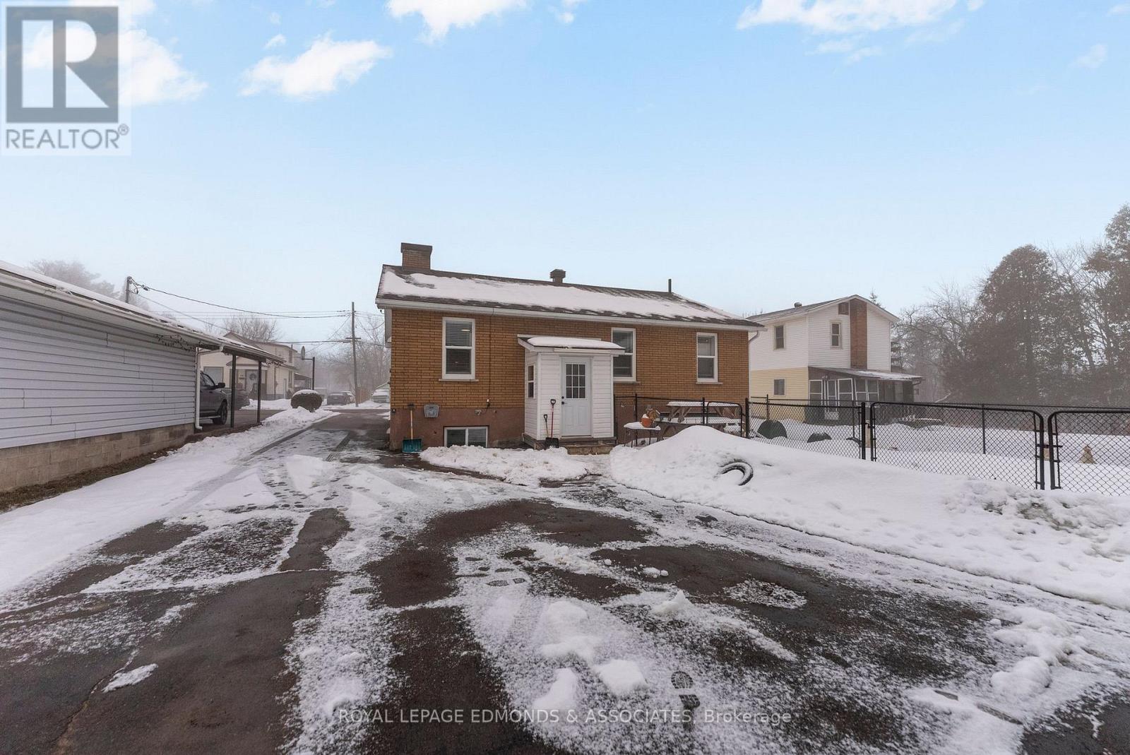 87 Dickson Street, Pembroke, Ontario  K8A 2W8 - Photo 35 - X12934140