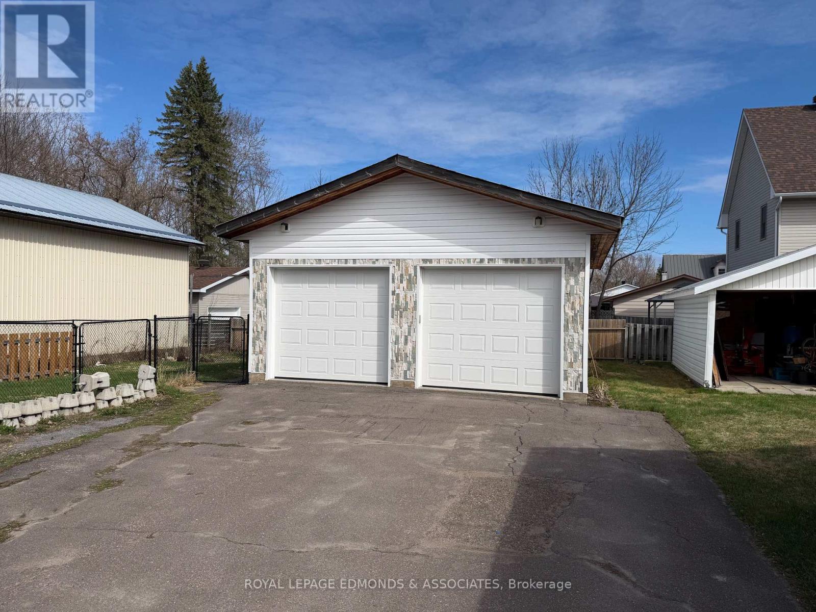 87 Dickson Street, Pembroke, Ontario  K8A 2W8 - Photo 33 - X12934140