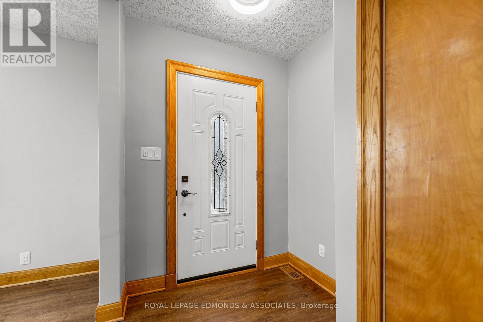 87 Dickson Street, Pembroke, Ontario  K8A 2W8 - Photo 7 - X12934140