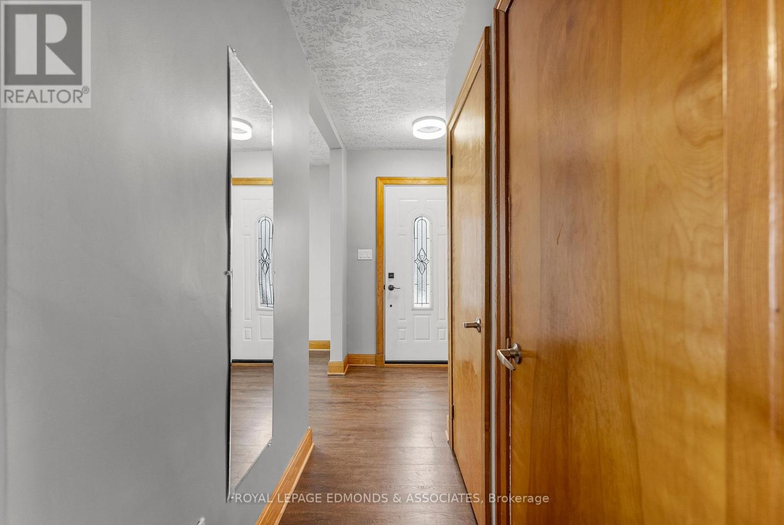 87 Dickson Street, Pembroke, Ontario  K8A 2W8 - Photo 8 - X12934140