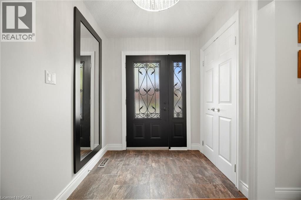 464 Delaney Court, Burlington, Ontario  L7L 5T6 - Photo 4 - 40826253