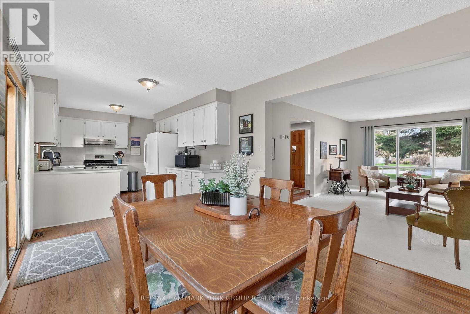 16 Wenderly Drive, Aurora, Ontario  L4G 1V4 - Photo 13 - N13070950