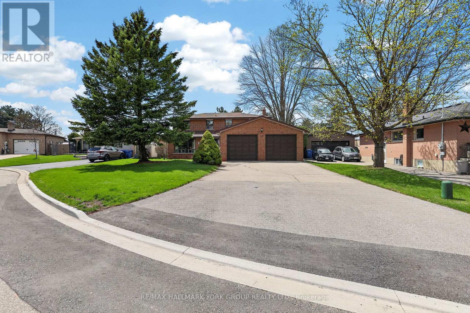 16 Wenderly Drive, Aurora, Ontario  L4G 1V4 - Photo 2 - N13070950
