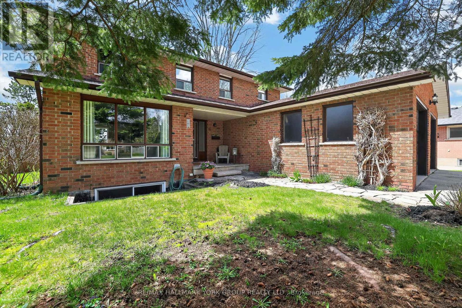 16 Wenderly Drive, Aurora, Ontario  L4G 1V4 - Photo 3 - N13070950