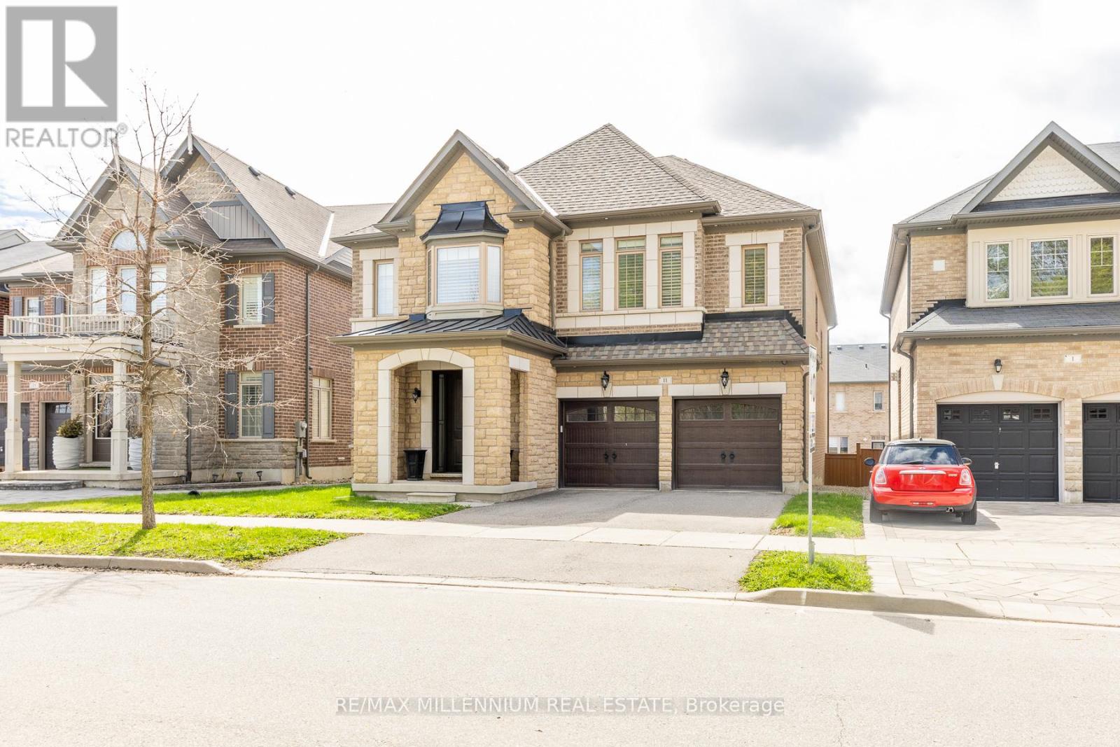 11 Algoma Drive, Vaughan, Ontario  L4H 4H6 - Photo 3 - N13071268