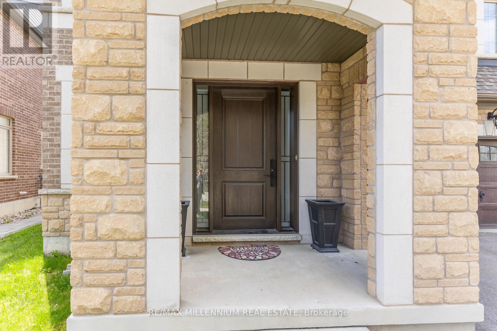 11 Algoma Drive, Vaughan, Ontario  L4H 4H6 - Photo 4 - N13071268