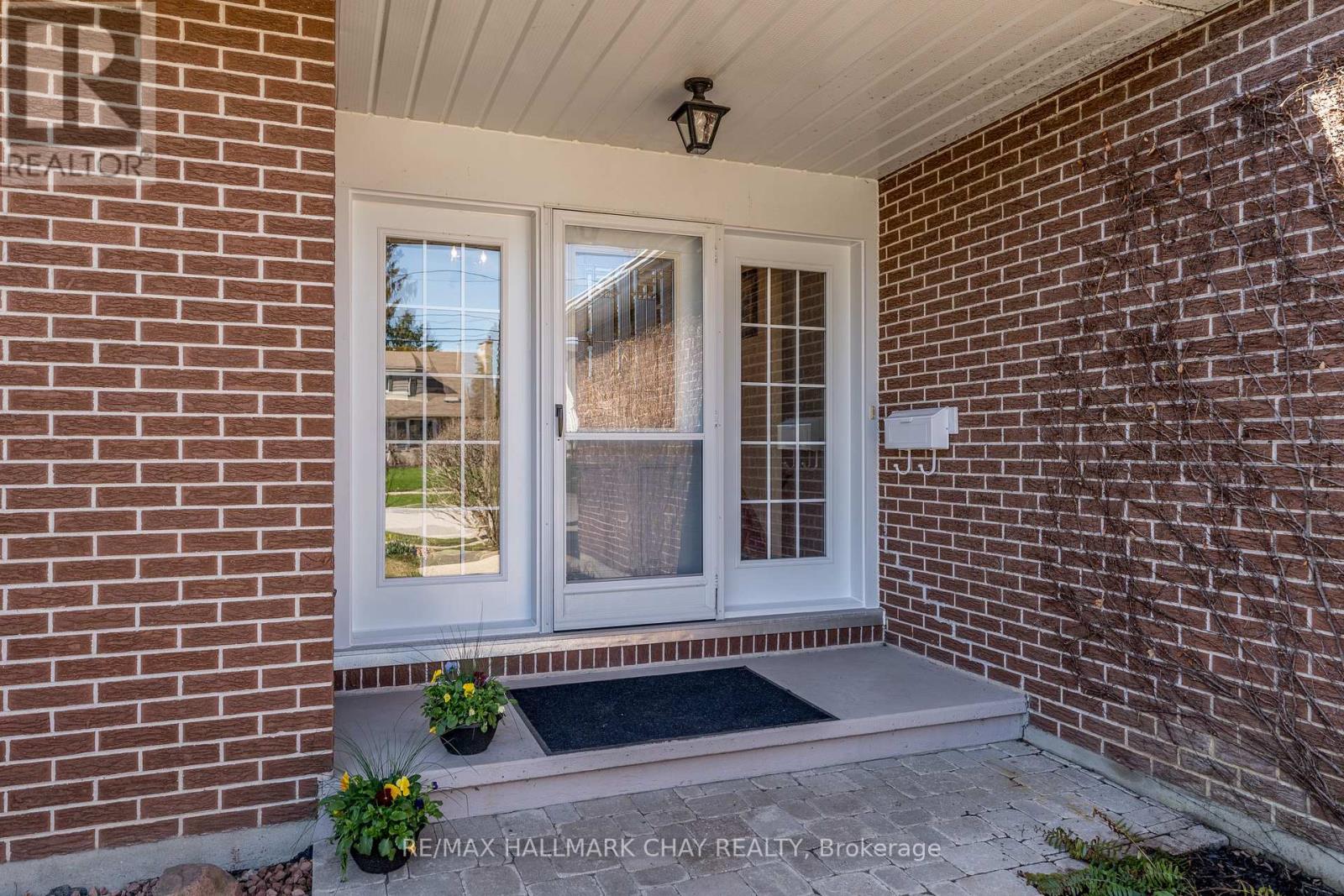 365 Codrington Street, Barrie (Codrington), Ontario  L4M 1S9 - Photo 6 - S13067884