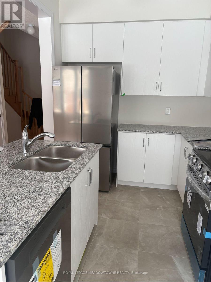 6 Prudhoe Terrace, Barrie, Ontario  L9S 2Z8 - Photo 13 - S13070894
