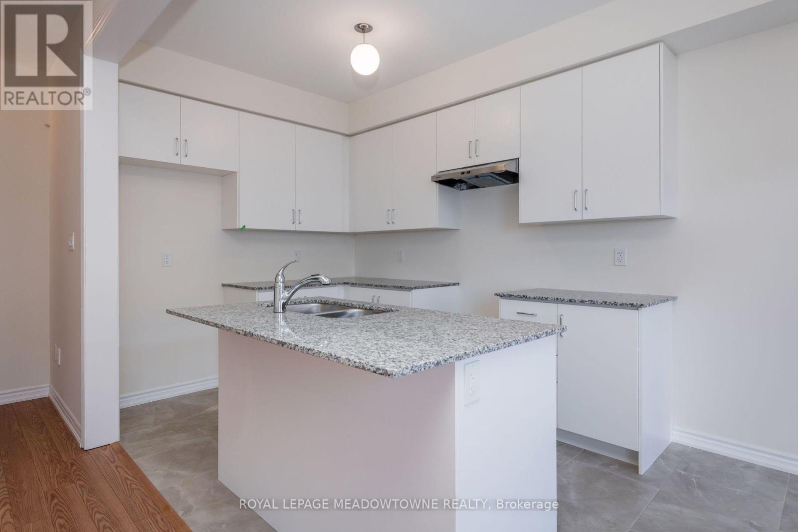 6 Prudhoe Terrace, Barrie, Ontario  L9S 2Z8 - Photo 9 - S13070894