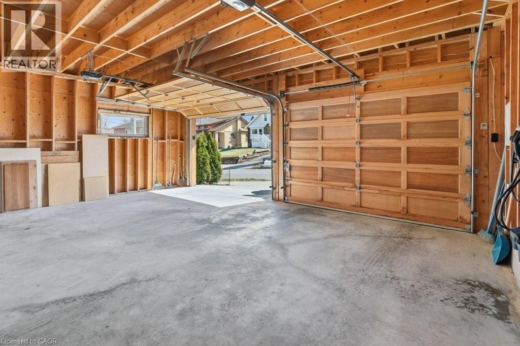 859 Queen's Boulevard, Kitchener, Ontario  N2M 1A6 - Photo 32 - 40817769