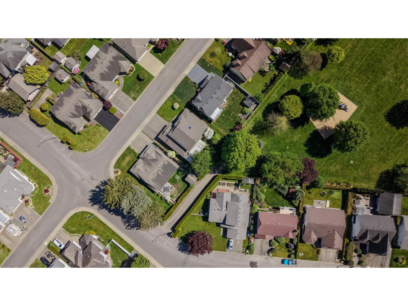 6915 Coach Lamp Drive, Sardis West Vedder, Chilliwack, British Columbia  V2R 2V4 - Photo 30 - R3118264