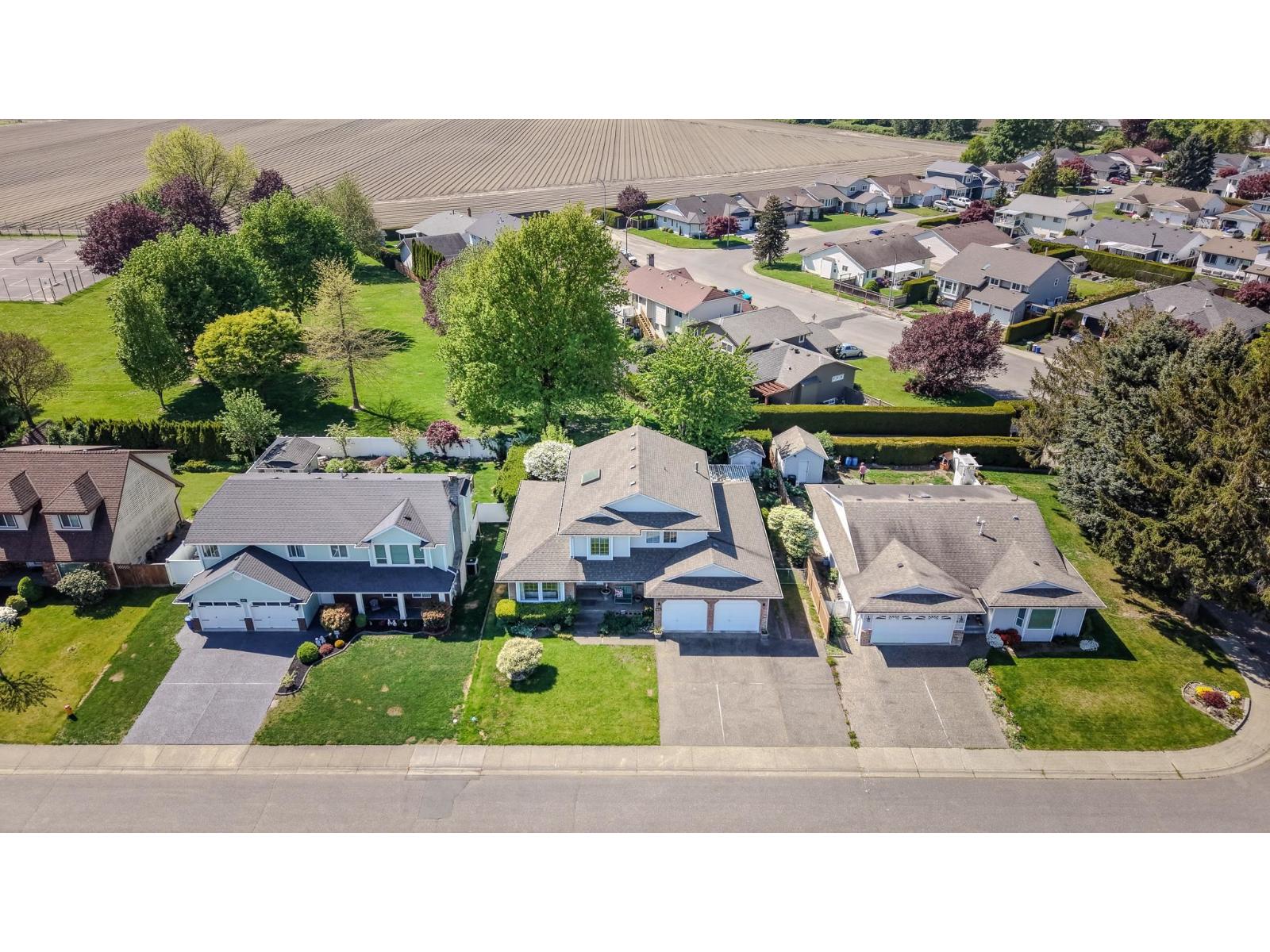 6915 Coach Lamp Drive, Sardis West Vedder, Chilliwack, British Columbia  V2R 2V4 - Photo 33 - R3118264
