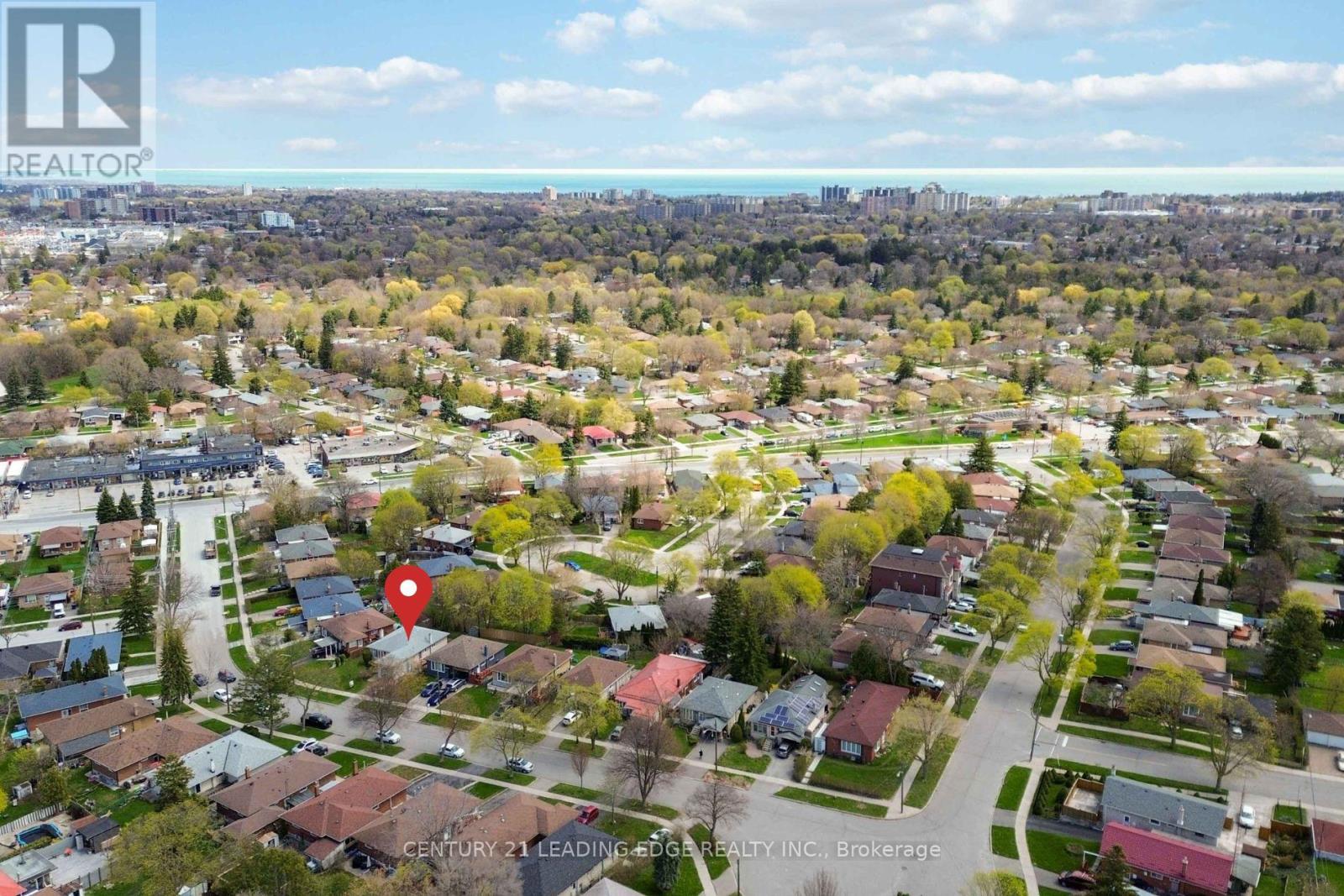 61 HOLLYHEDGE DRIVE, Toronto, Ontario