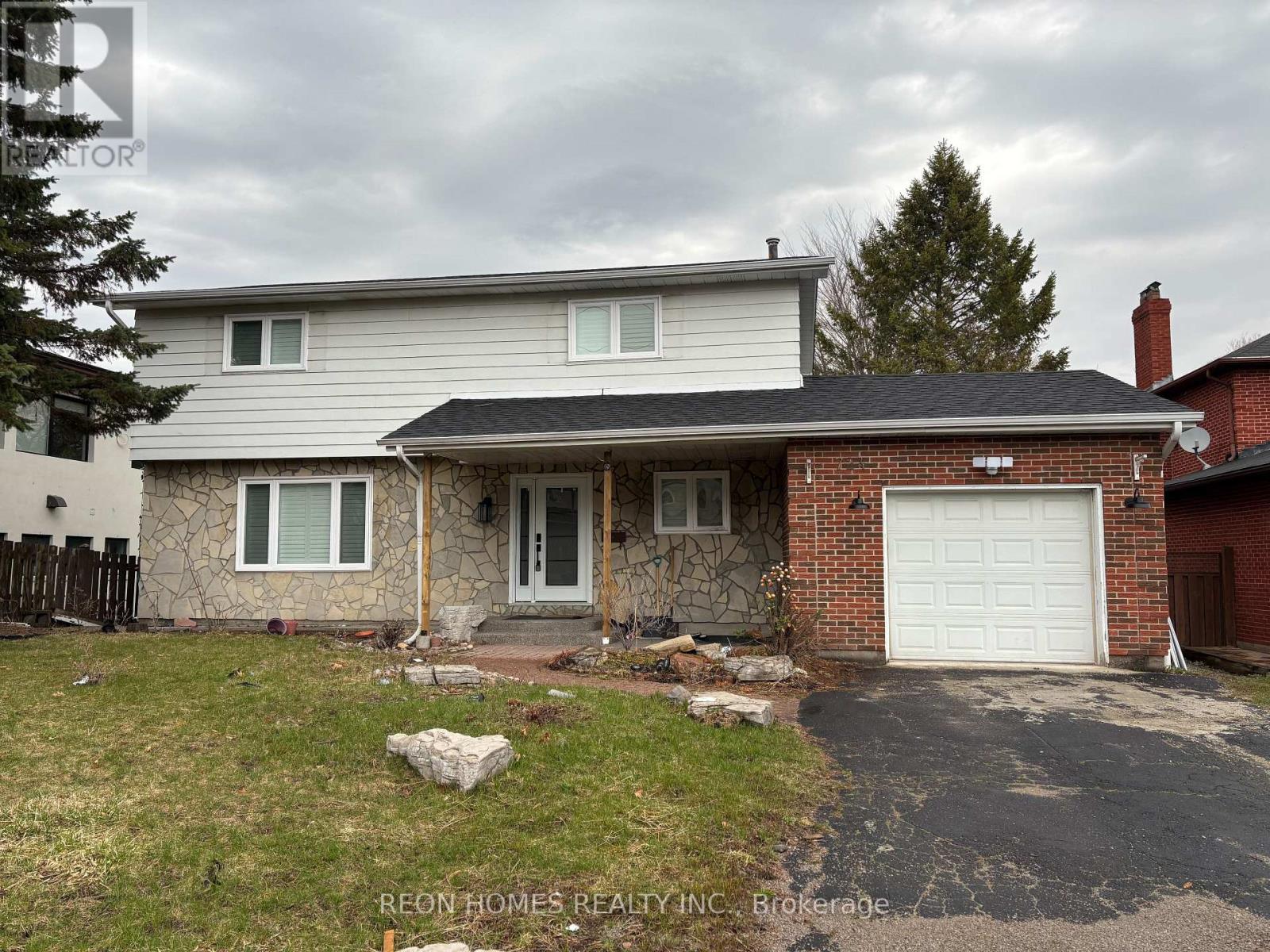 (MAIN) - 724 SHEPPARD AVENUE, Pickering, Ontario