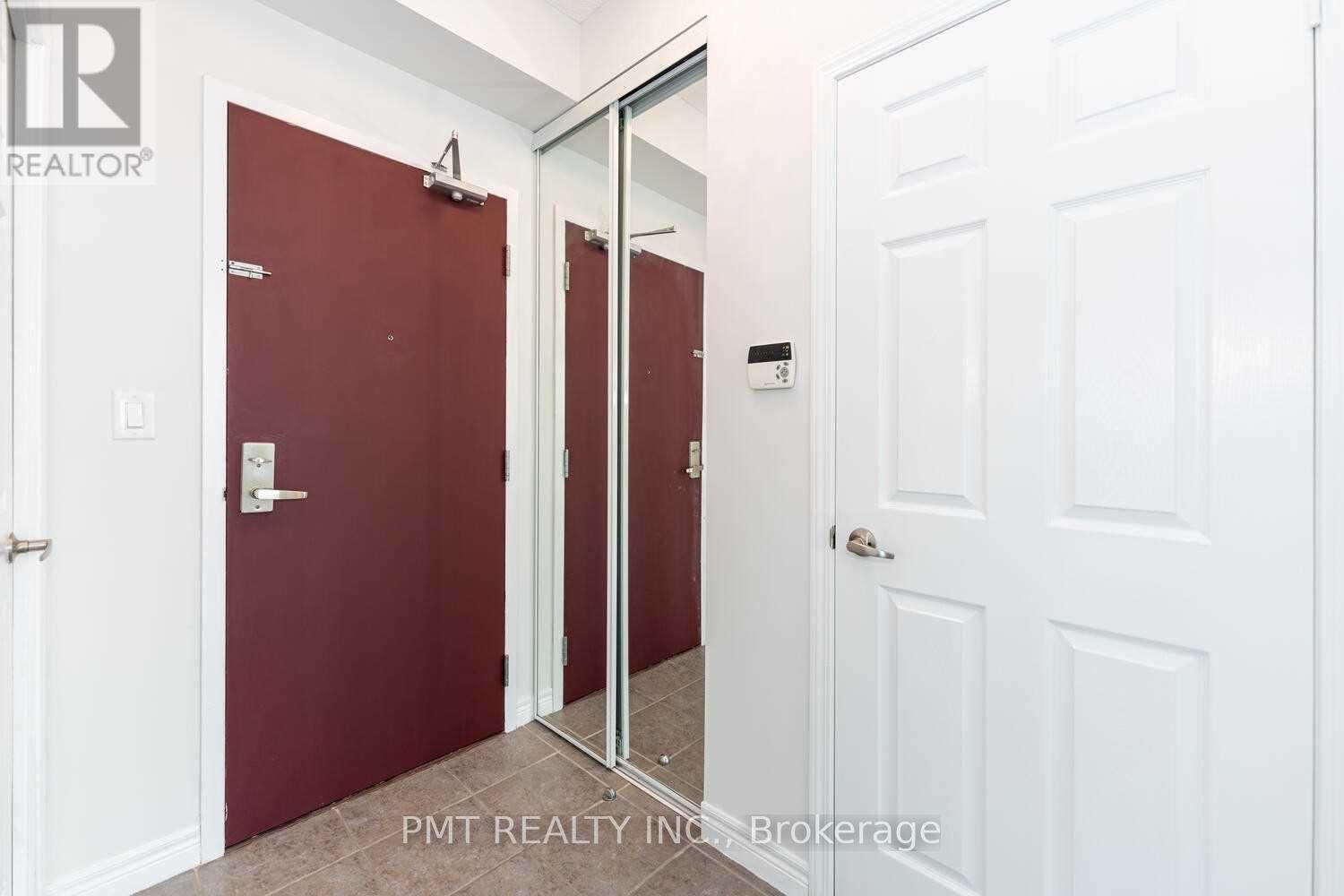 3708 - 208 Enfield Place, Mississauga, Ontario  L5B 0G8 - Photo 2 - W13070880
