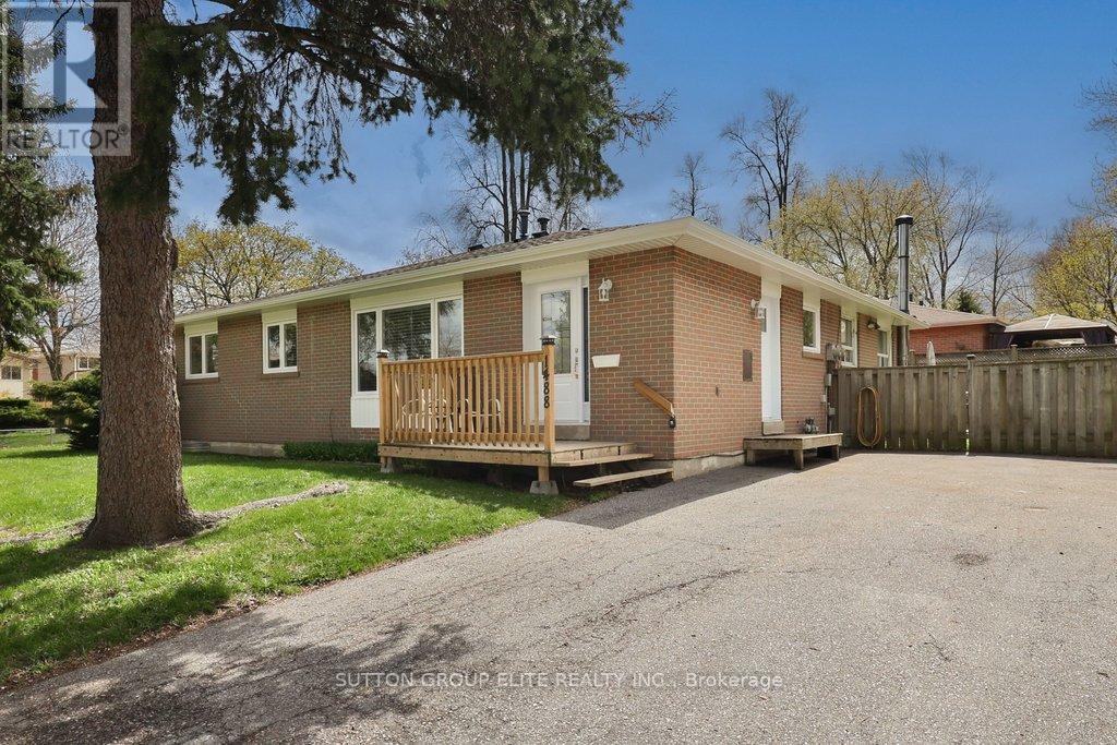 1488 Swanage Crescent SW, Mississauga, Ontario  L5J 3N8 - Photo 3 - W13070972