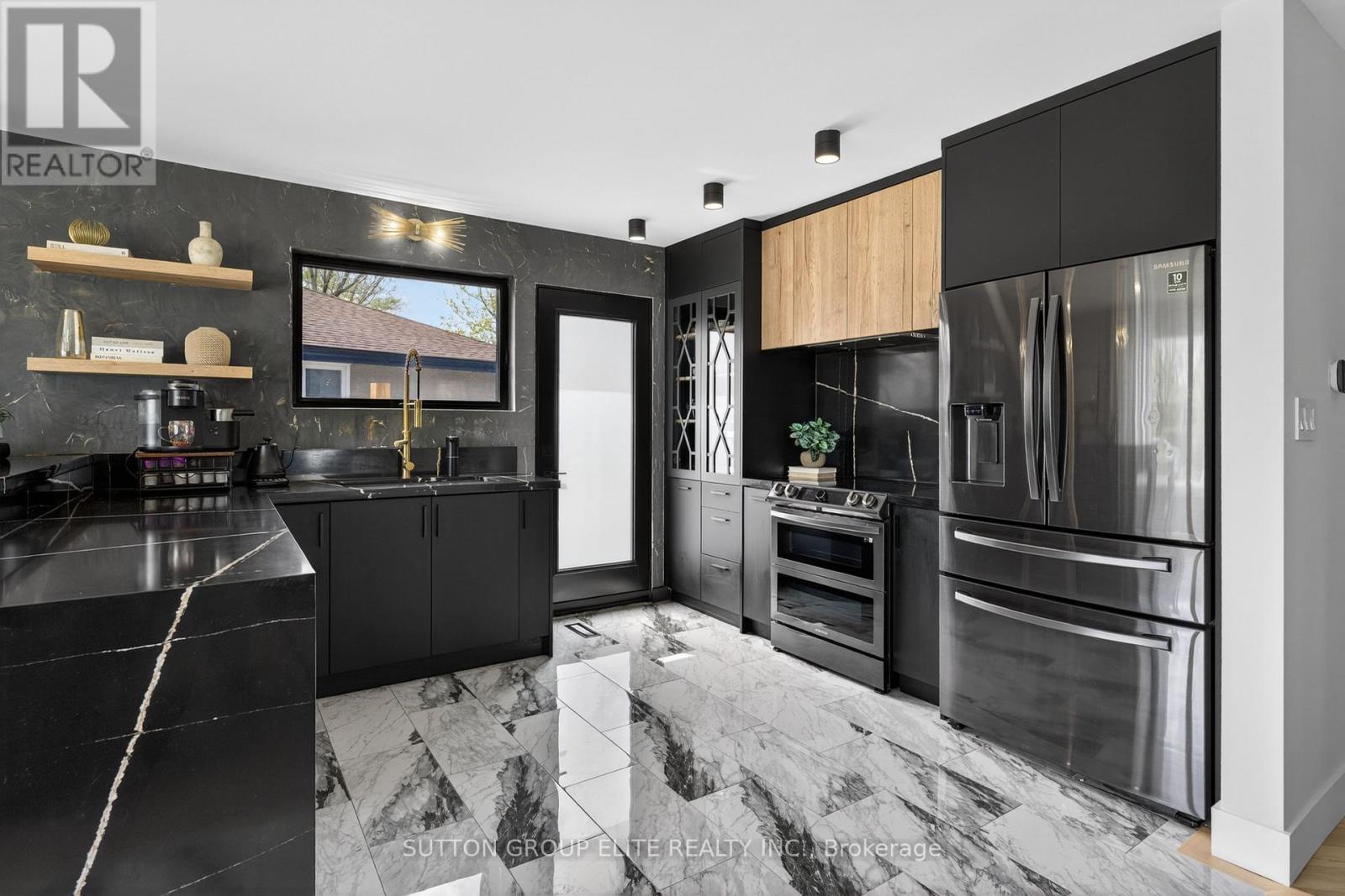 19 Hardwick Court, Toronto, Ontario  M9C 4G5 - Photo 6 - W13070974