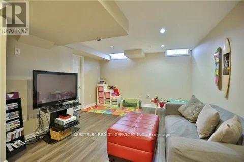 2584 Valleyridge Drive, Oakville, Ontario  L6M 5H5 - Photo 9 - W13071022