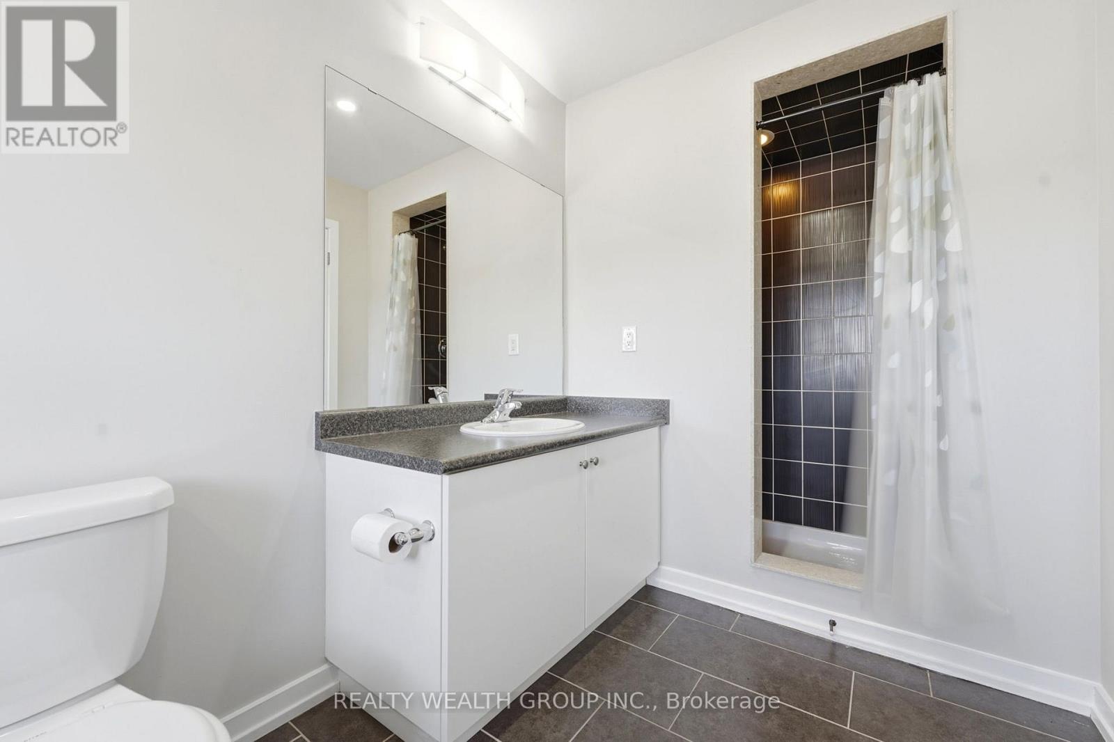 112 Golden Springs Drive, Brampton, Ontario  L7A 4N7 - Photo 17 - W13071048