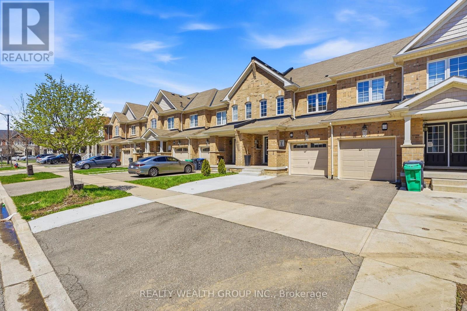 112 Golden Springs Drive, Brampton, Ontario  L7A 4N7 - Photo 2 - W13071048