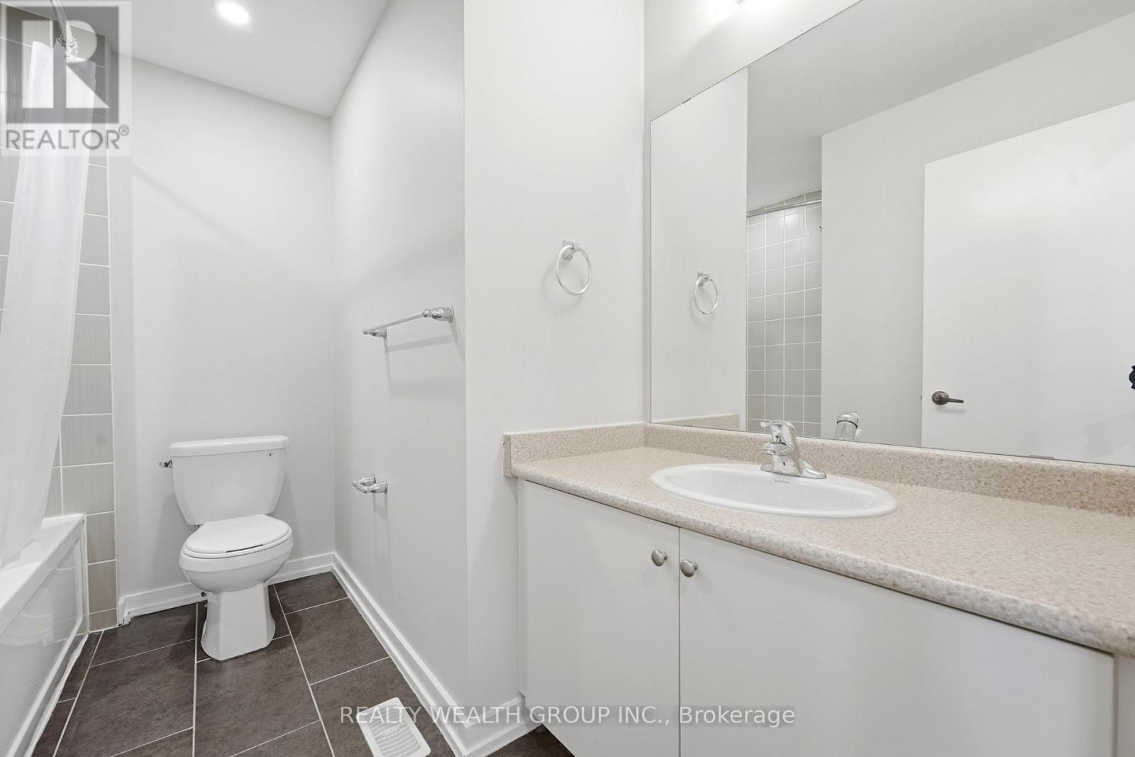 112 Golden Springs Drive, Brampton, Ontario  L7A 4N7 - Photo 20 - W13071048