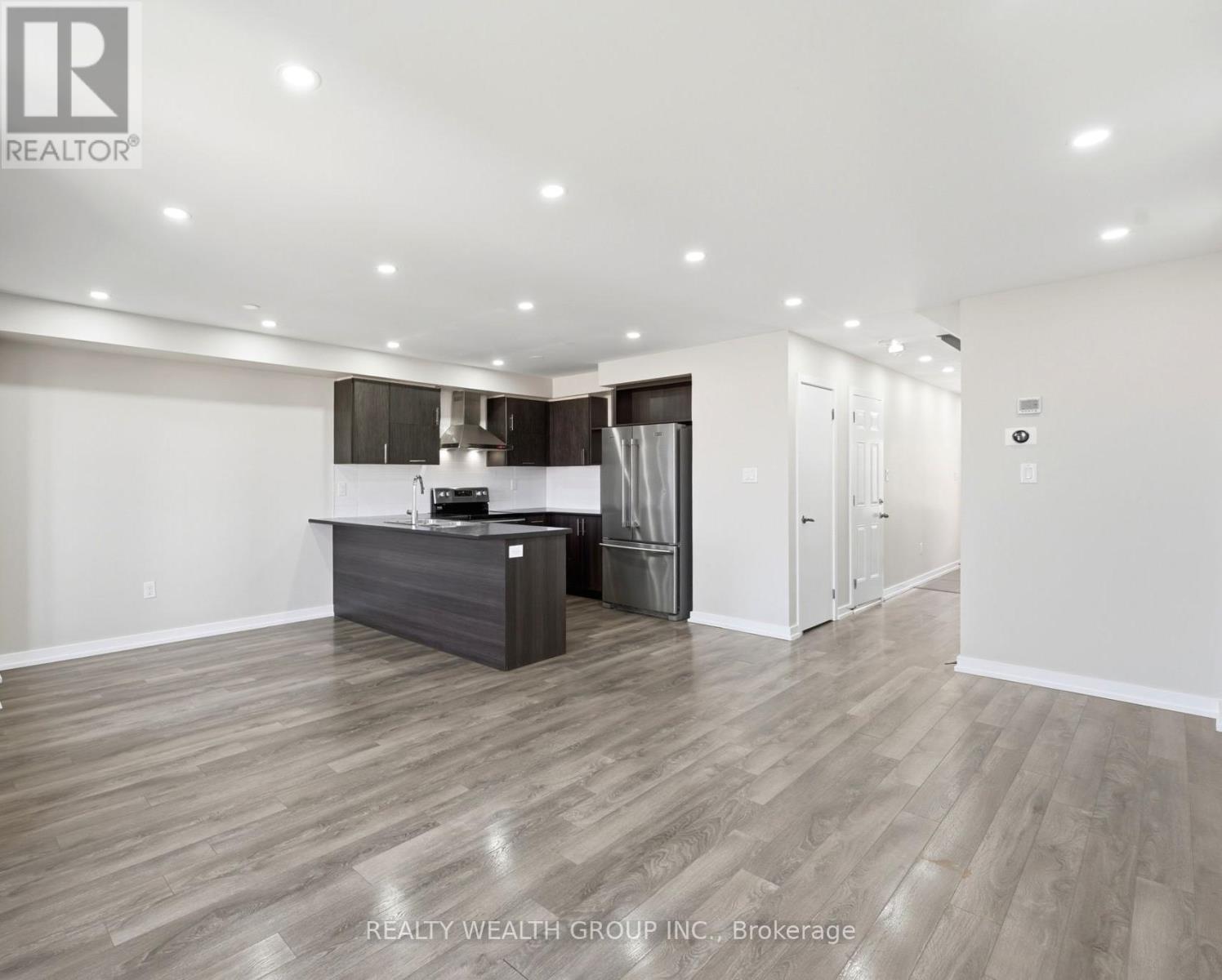 112 Golden Springs Drive, Brampton, Ontario  L7A 4N7 - Photo 3 - W13071048