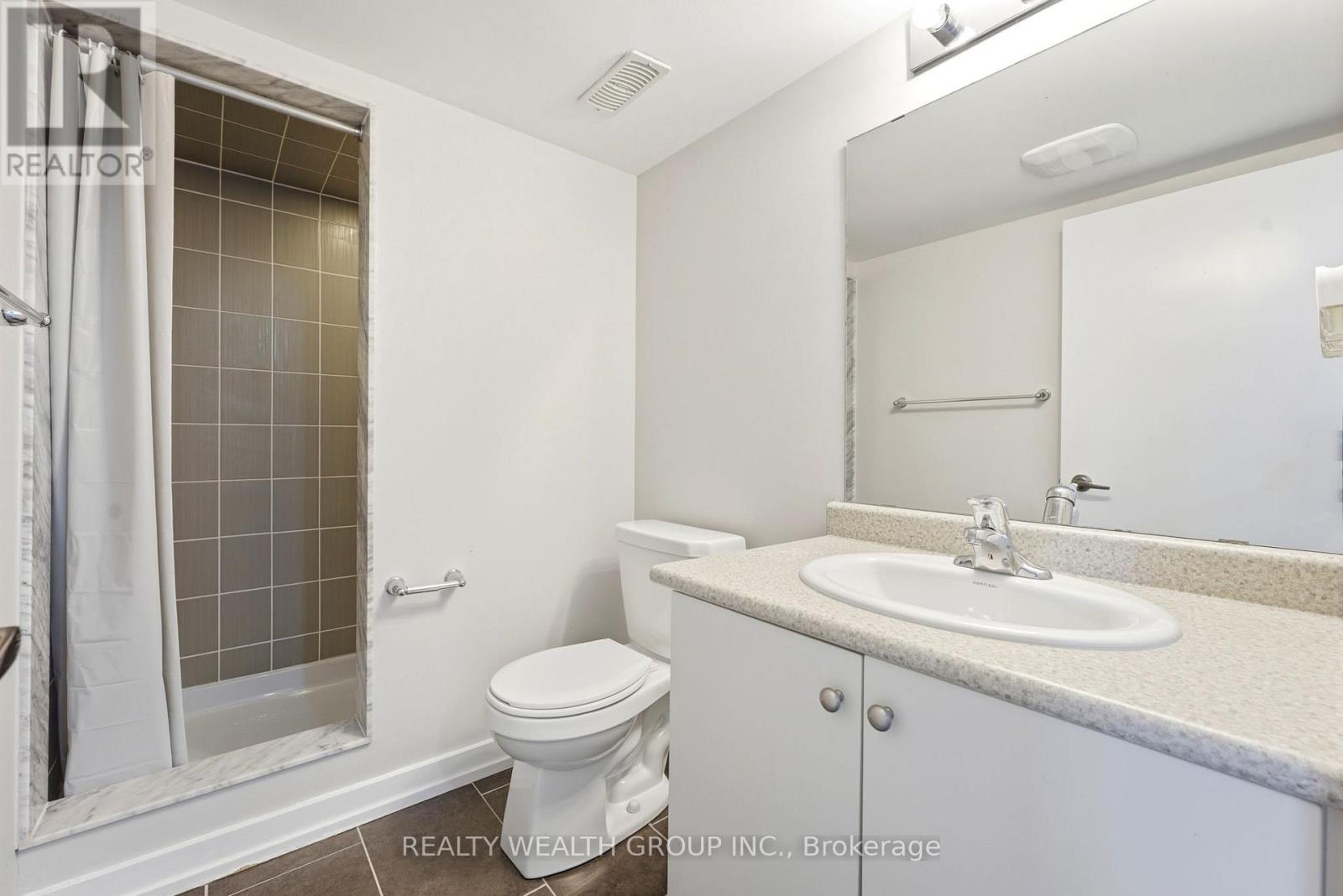 112 Golden Springs Drive, Brampton, Ontario  L7A 4N7 - Photo 32 - W13071048