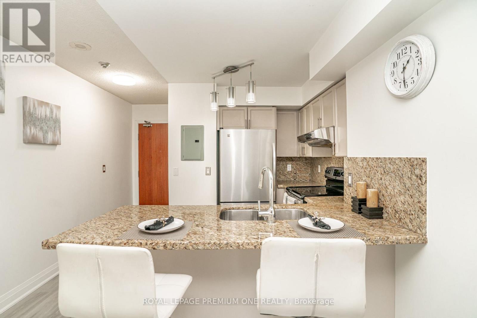303 - 33 Elm Drive, Mississauga, Ontario  L5B 4M2 - Photo 10 - W13071062