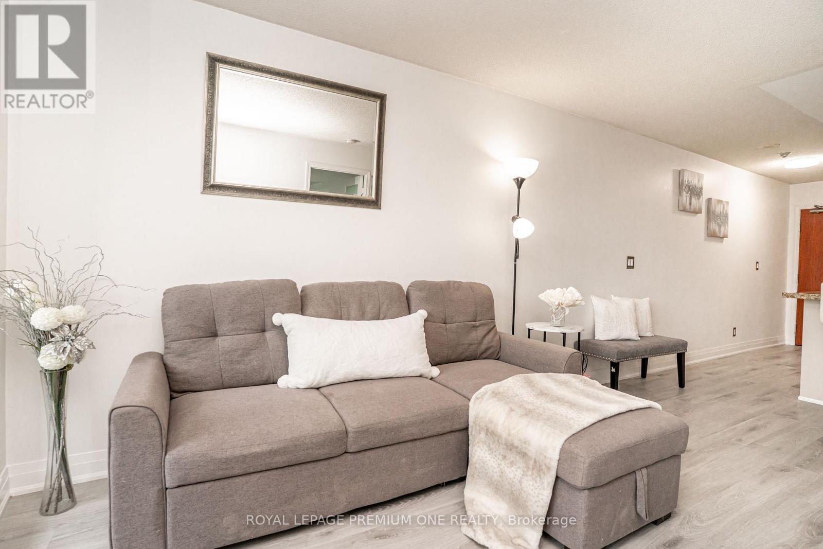303 - 33 Elm Drive, Mississauga, Ontario  L5B 4M2 - Photo 17 - W13071062