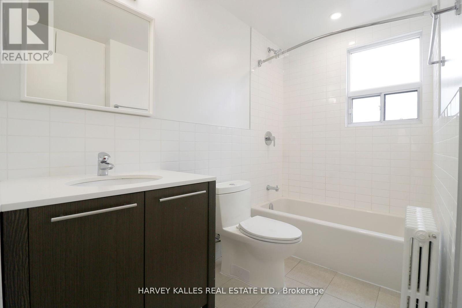 7 - 4 Benson Avenue, Mississauga, Ontario  L5H 2P2 - Photo 11 - W13071070