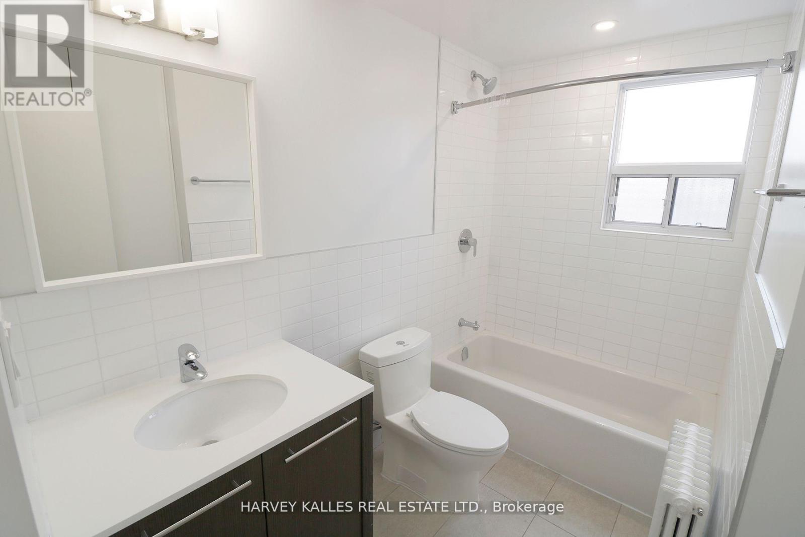 7 - 4 Benson Avenue, Mississauga, Ontario  L5H 2P2 - Photo 12 - W13071070