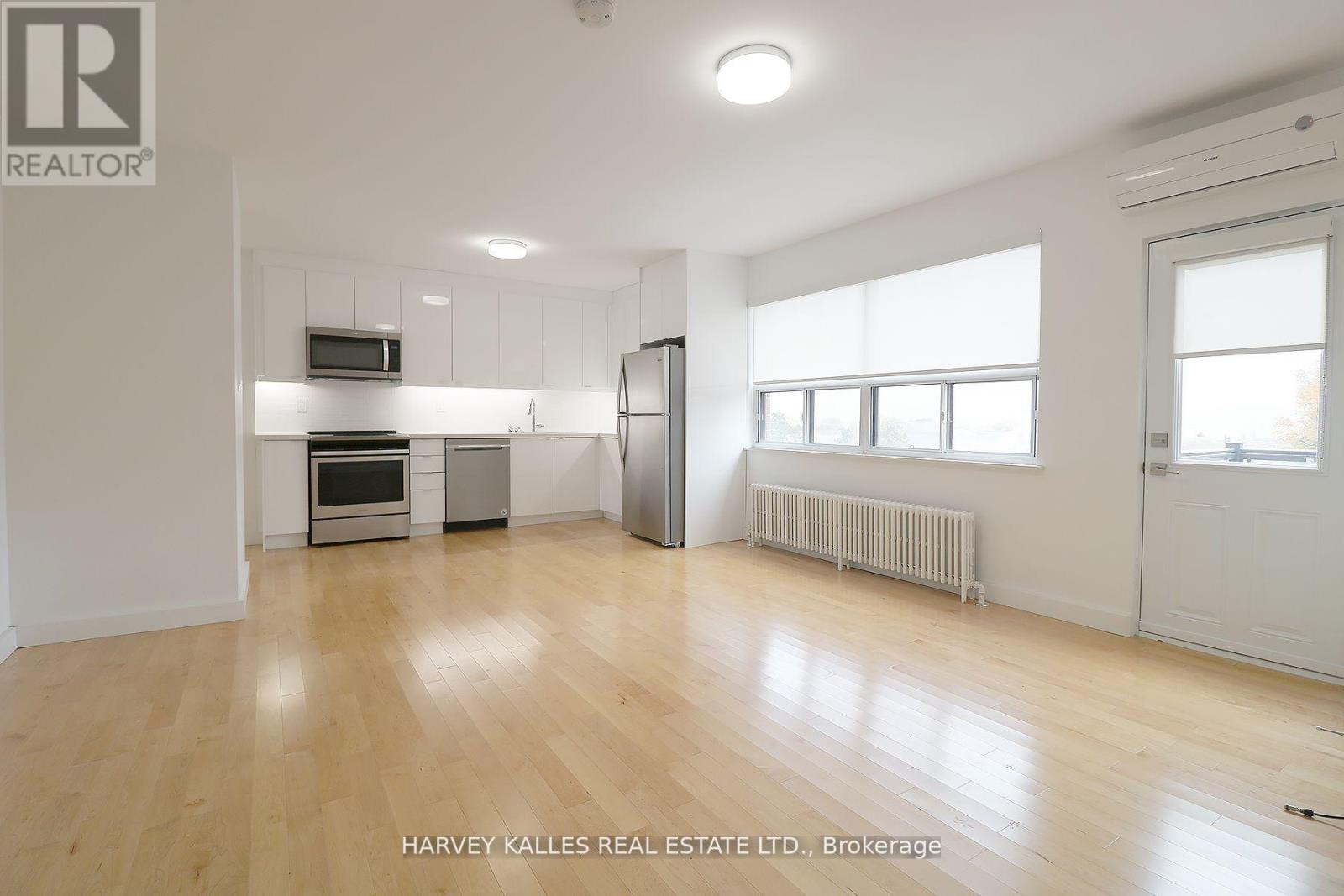 7 - 4 Benson Avenue, Mississauga, Ontario  L5H 2P2 - Photo 2 - W13071070