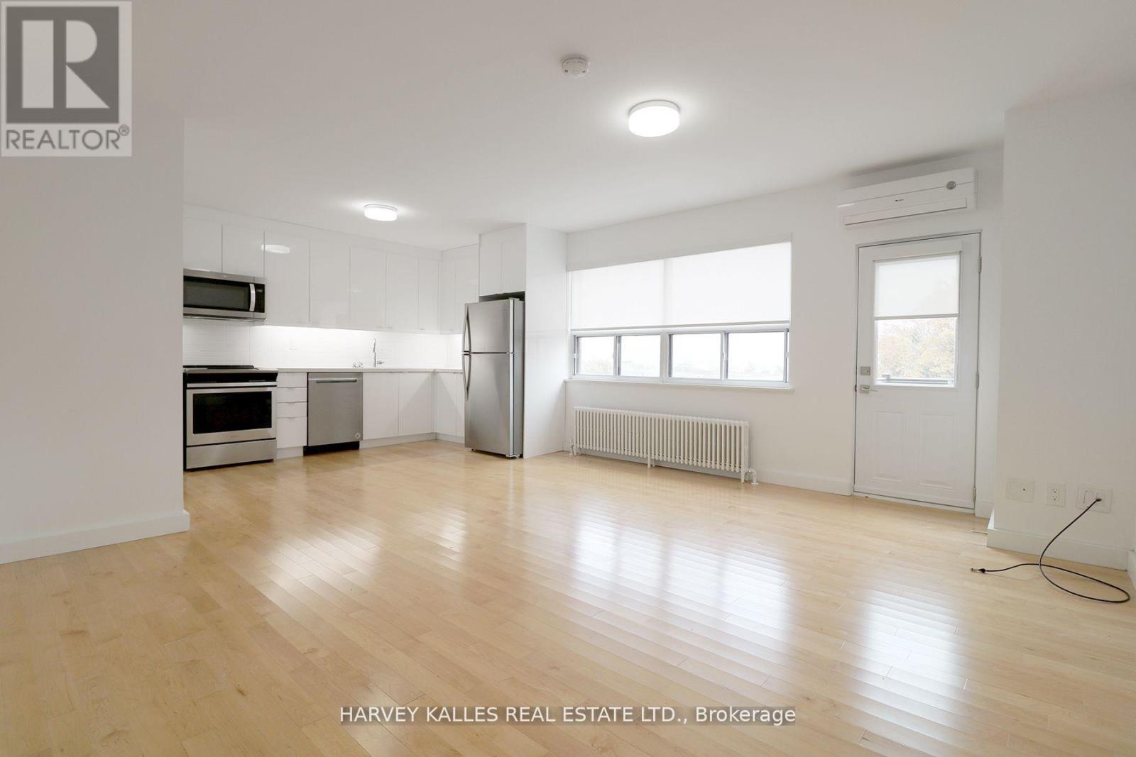 7 - 4 Benson Avenue, Mississauga, Ontario  L5H 2P2 - Photo 3 - W13071070