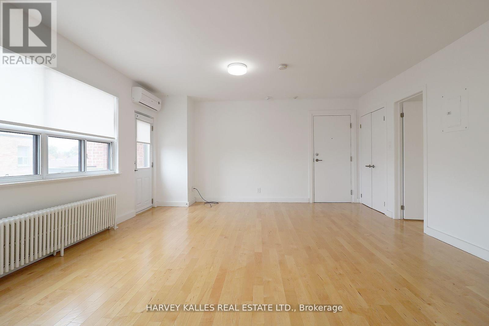7 - 4 Benson Avenue, Mississauga, Ontario  L5H 2P2 - Photo 4 - W13071070