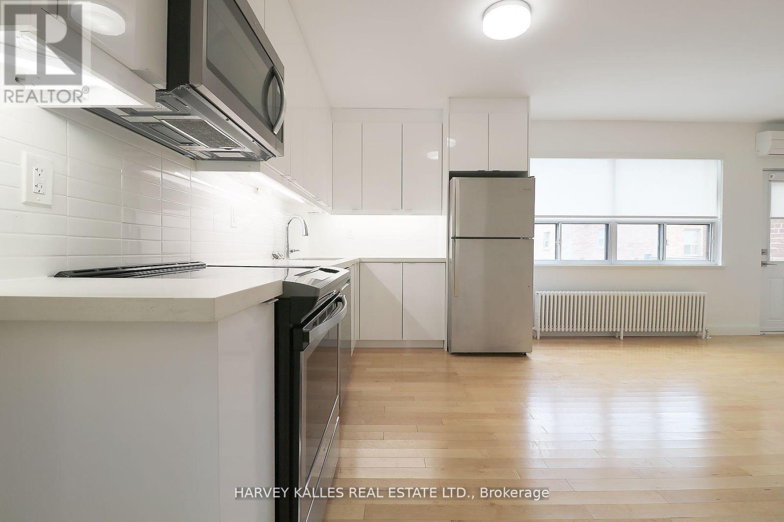 7 - 4 Benson Avenue, Mississauga, Ontario  L5H 2P2 - Photo 6 - W13071070