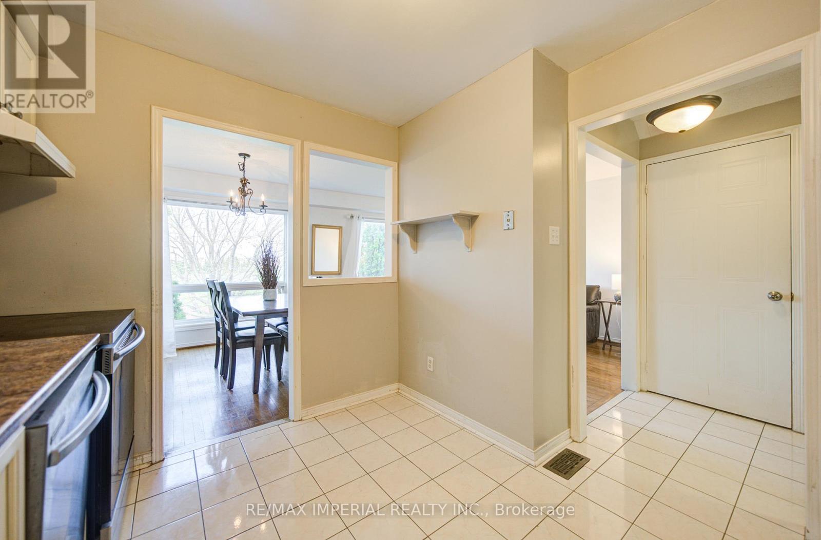 44 - 5305 Glen Erin Drive, Mississauga, Ontario  L5M 5N7 - Photo 8 - W13071078